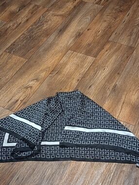 Black Geometric Print 100% Silk 35 Inch Square Women’s Neck Scarf